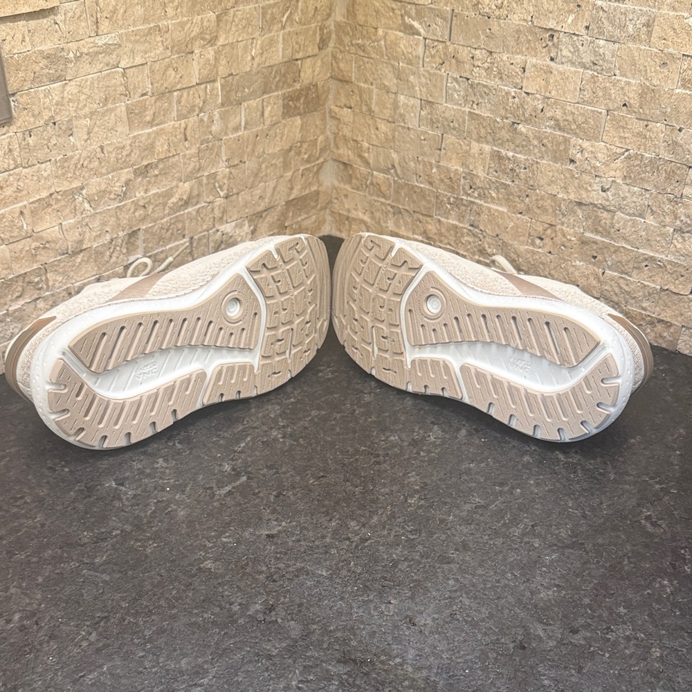 Brooks Women's Athletic Shoes - Coconut/Chateau/Portabella 8.5 - Picture 5 of 8